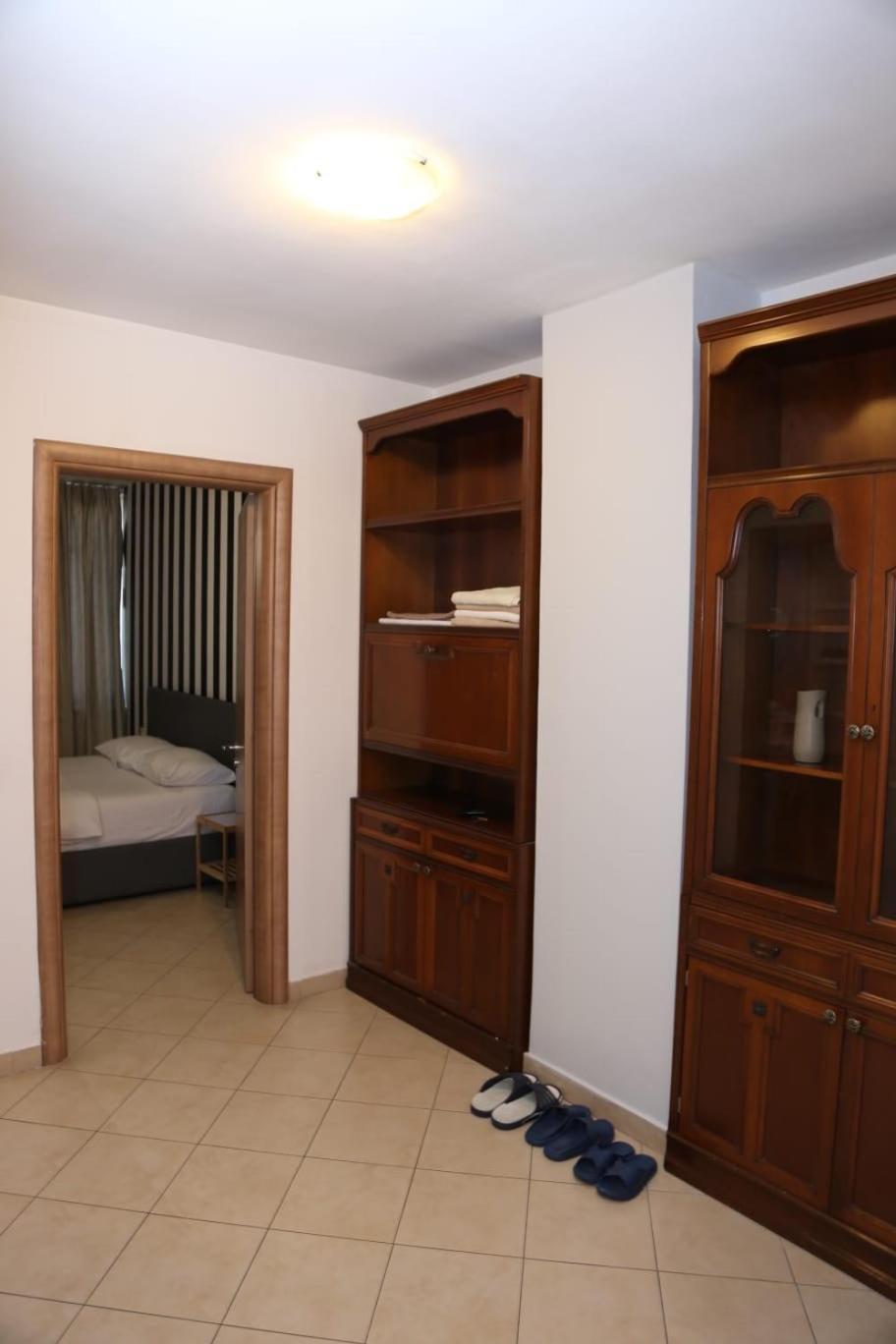 Ergi'S Host Apartment Tiranë Luaran gambar