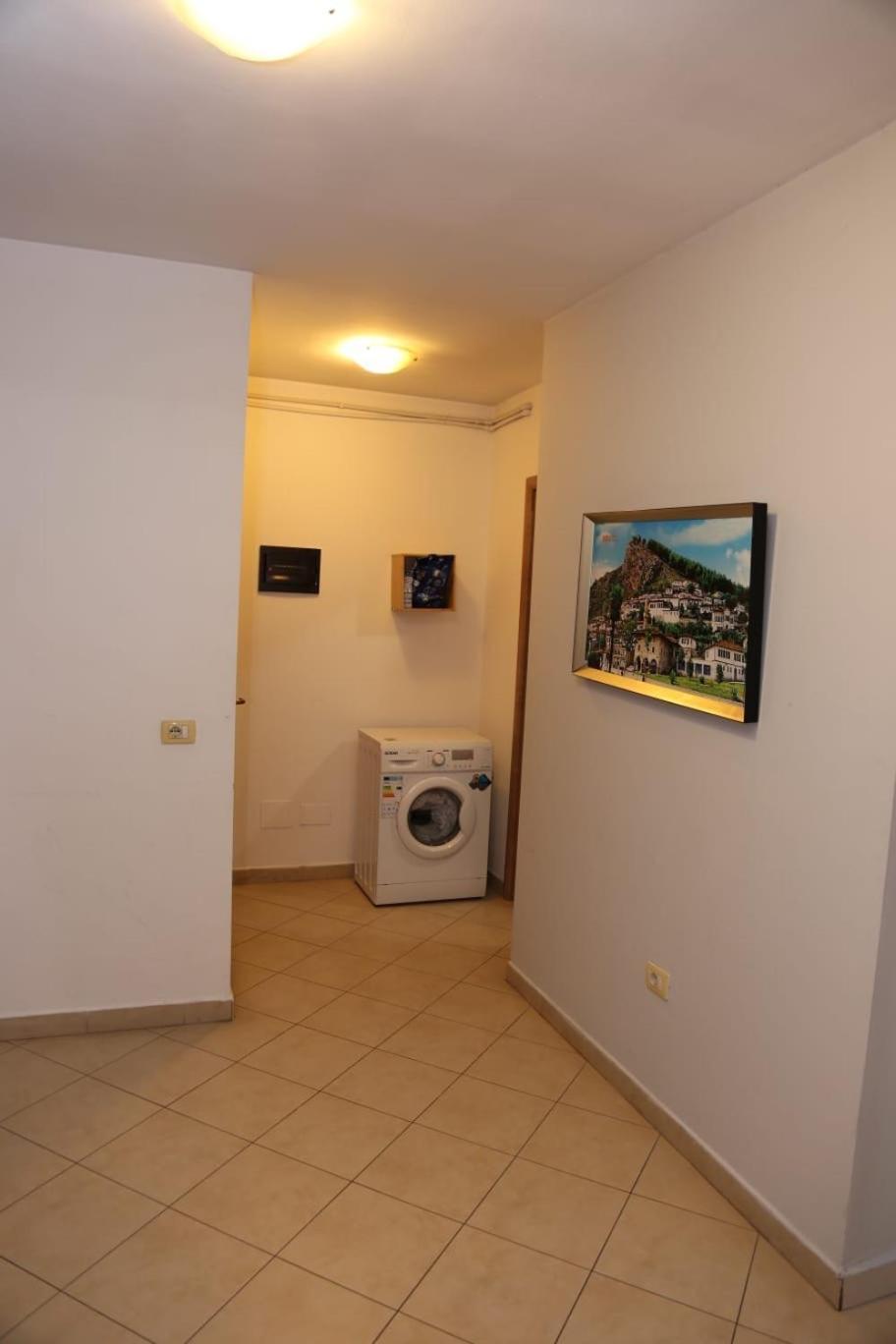 Ergi'S Host Apartment Tiranë Luaran gambar